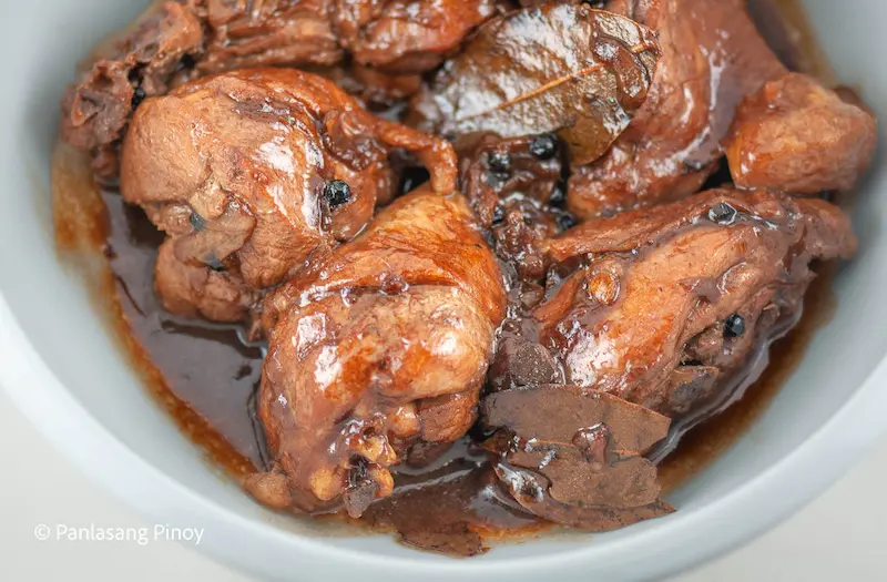 adobong manok o baboy pinakapopular at abot-kaya